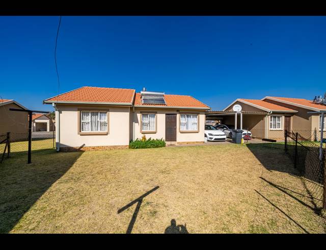 3 BEDROOM FREESTANDING FOR SALE IN HELDERWYK